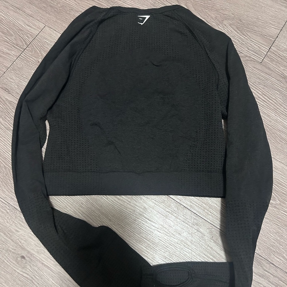 Gymshark Black Seamless Cropped Long Sleeve Top with Logo - Picture 4 of 4